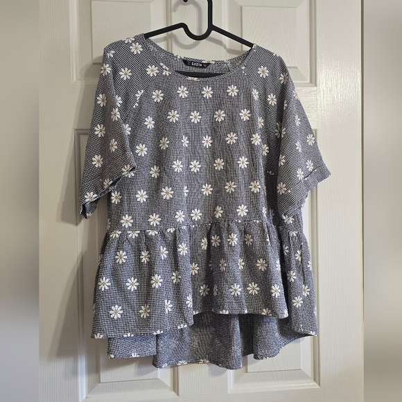 Black and White Gingham Floral Top 1XL - Picture 1 of 6